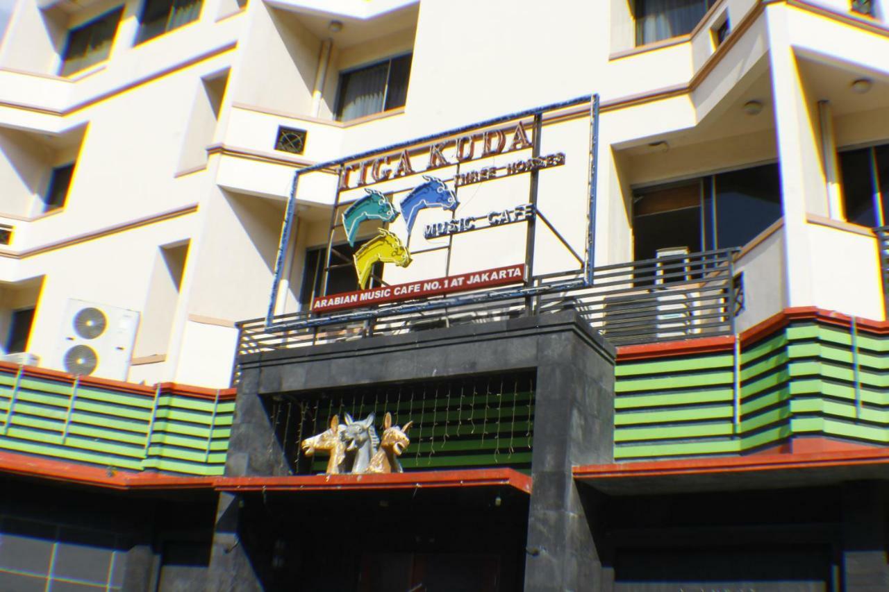Hotel Menteng 2 Jakarta Bagian luar foto