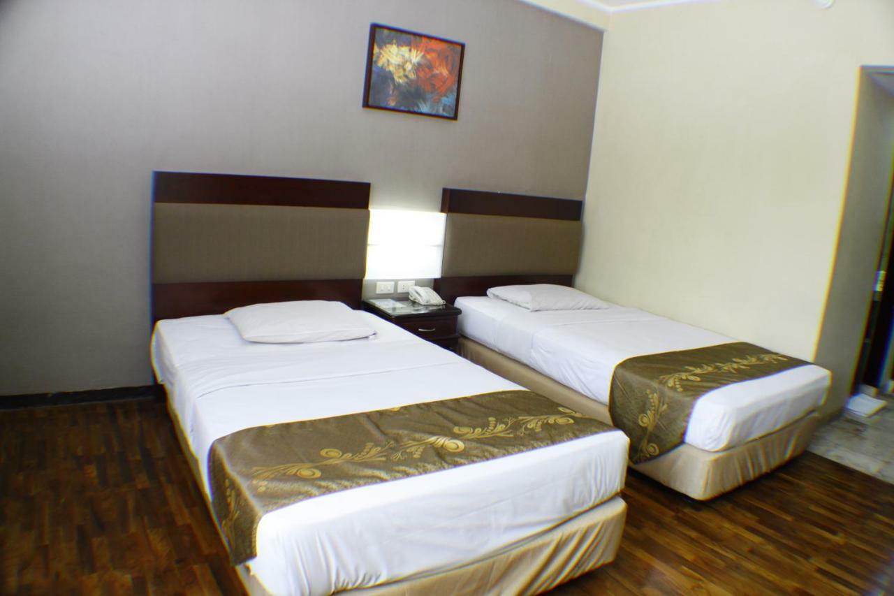 Hotel Menteng 2 Jakarta Bagian luar foto