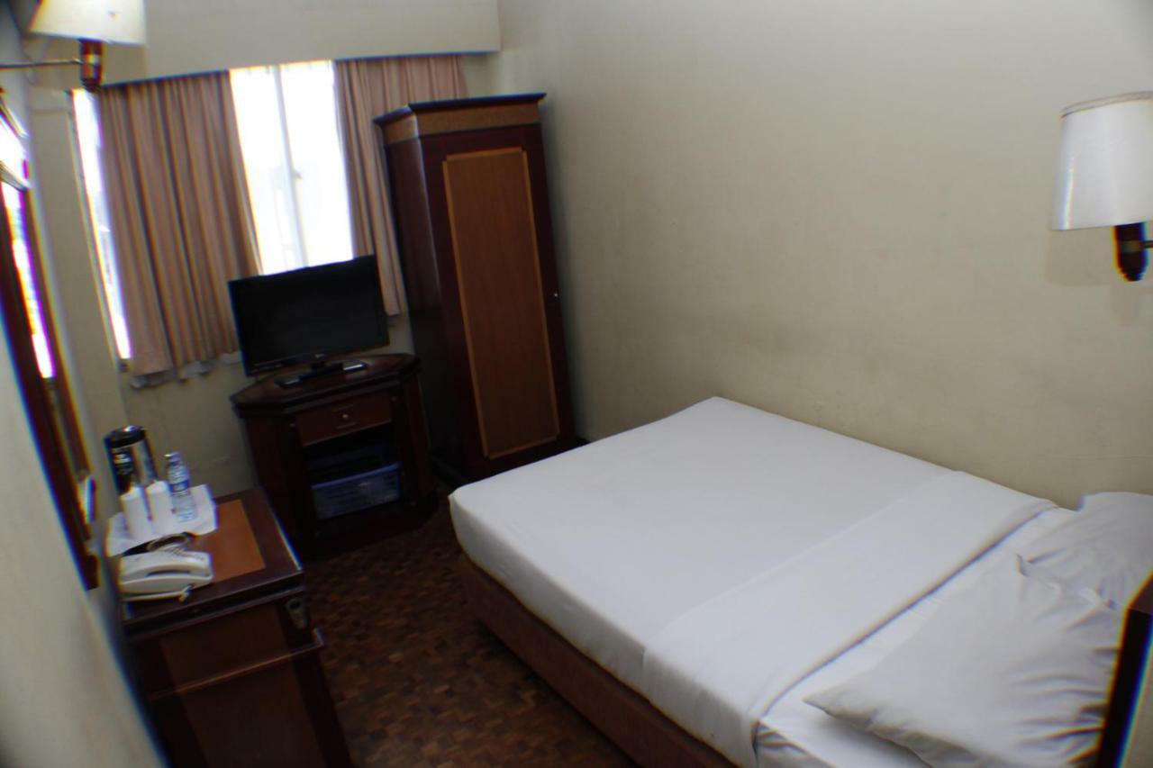 Hotel Menteng 2 Jakarta Bagian luar foto
