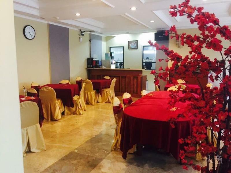 Hotel Menteng 2 Jakarta Bagian luar foto