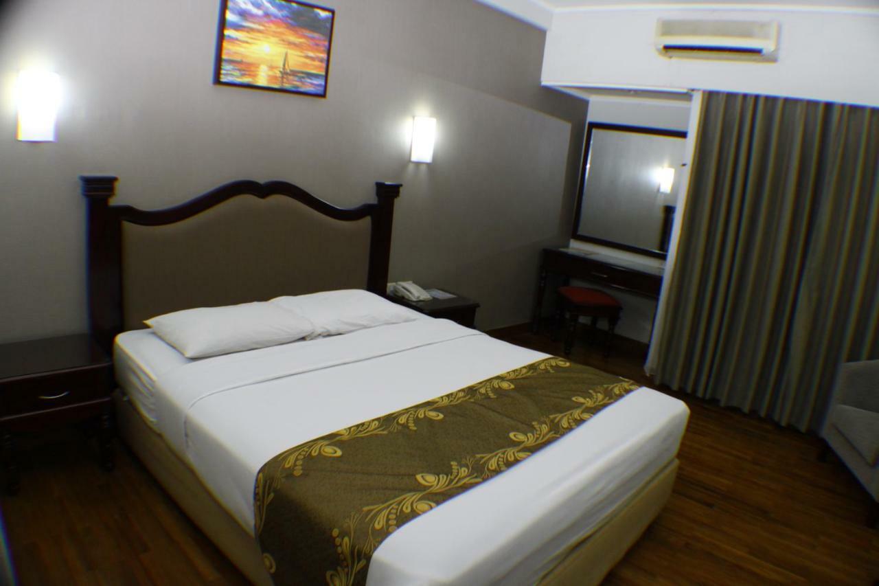 Hotel Menteng 2 Jakarta Bagian luar foto