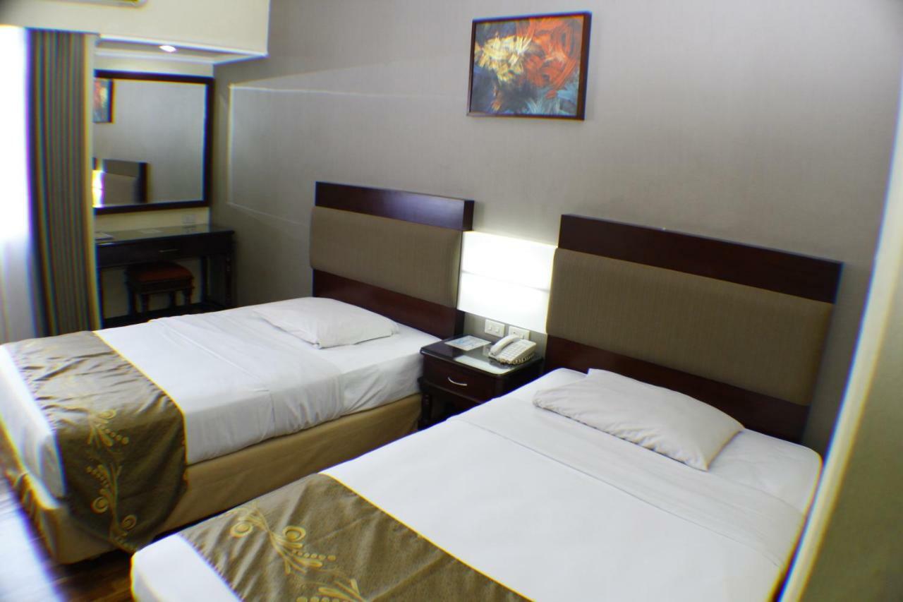 Hotel Menteng 2 Jakarta Bagian luar foto