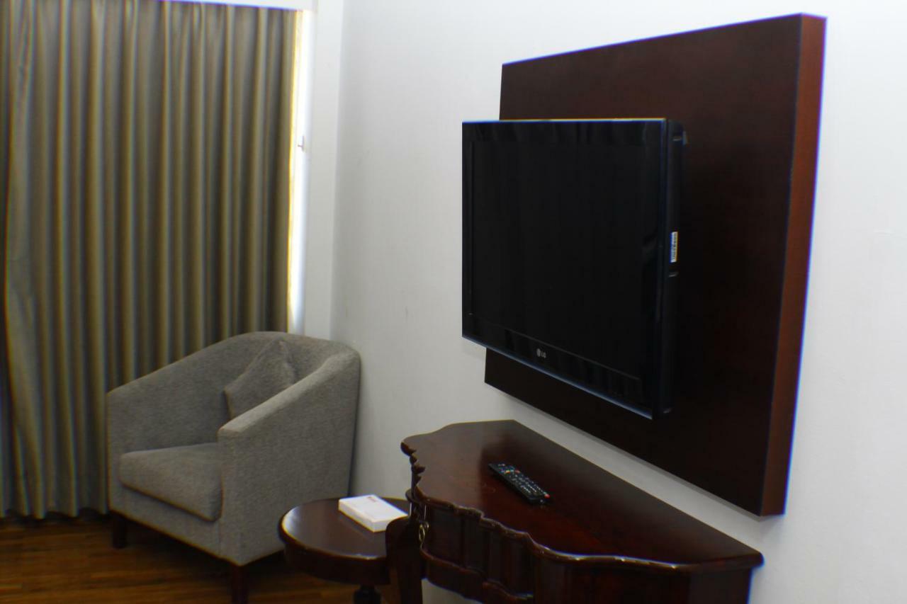 Hotel Menteng 2 Jakarta Bagian luar foto