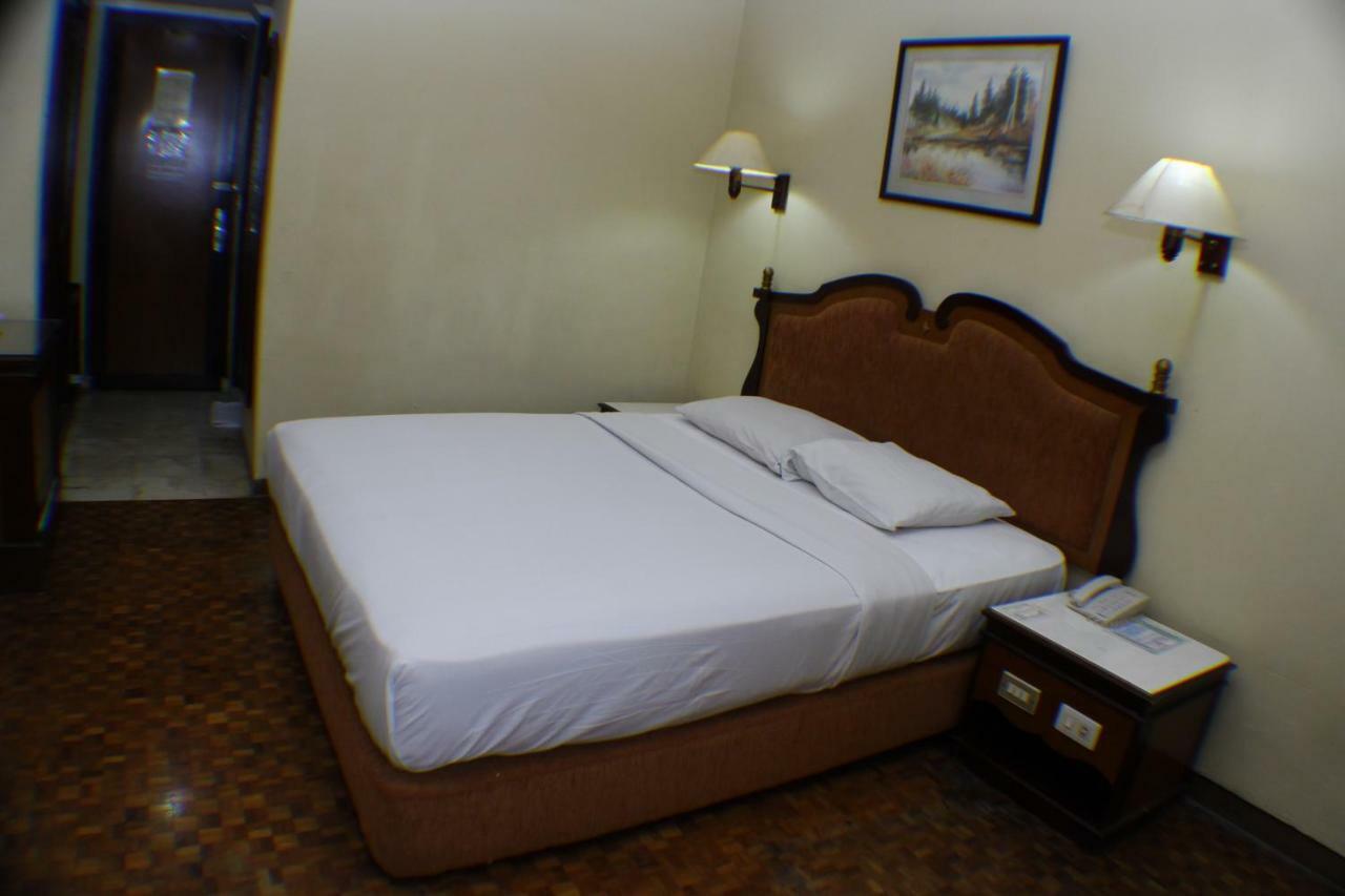 Hotel Menteng 2 Jakarta Bagian luar foto