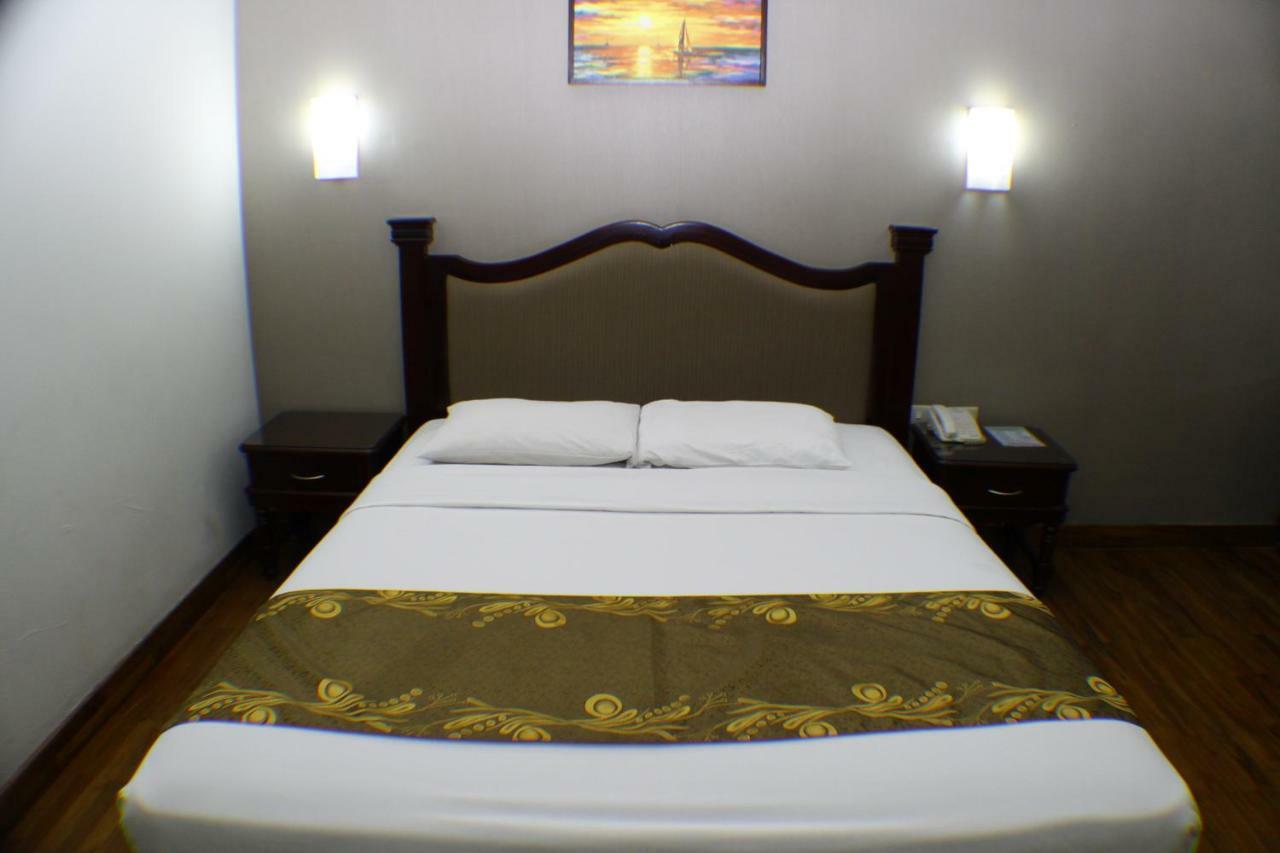 Hotel Menteng 2 Jakarta Bagian luar foto