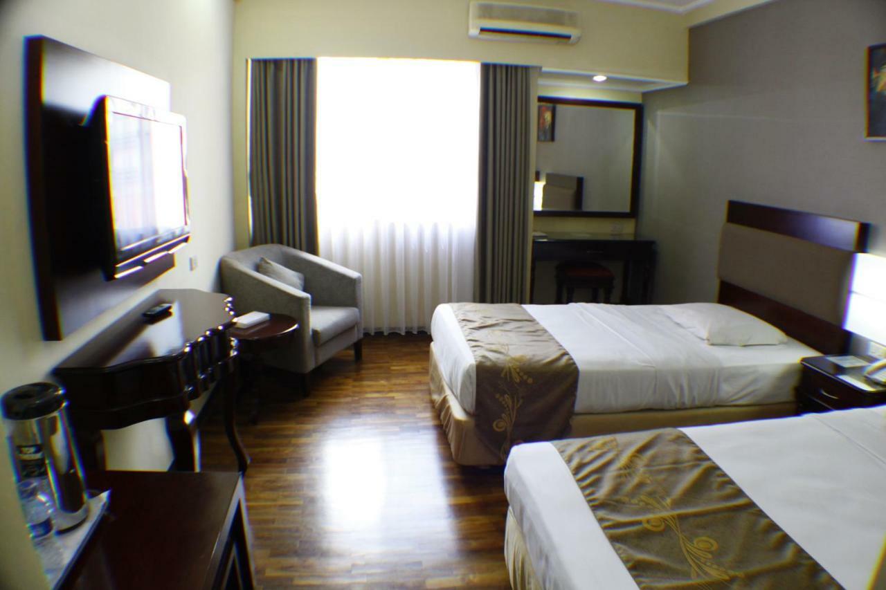 Hotel Menteng 2 Jakarta Bagian luar foto
