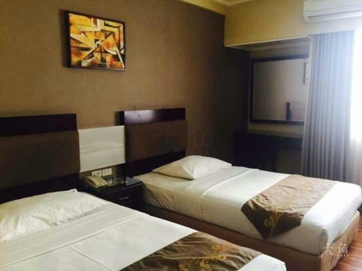 Hotel Menteng 2 Jakarta Bagian luar foto
