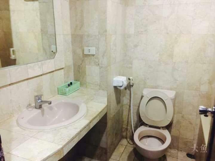Hotel Menteng 2 Jakarta Bagian luar foto