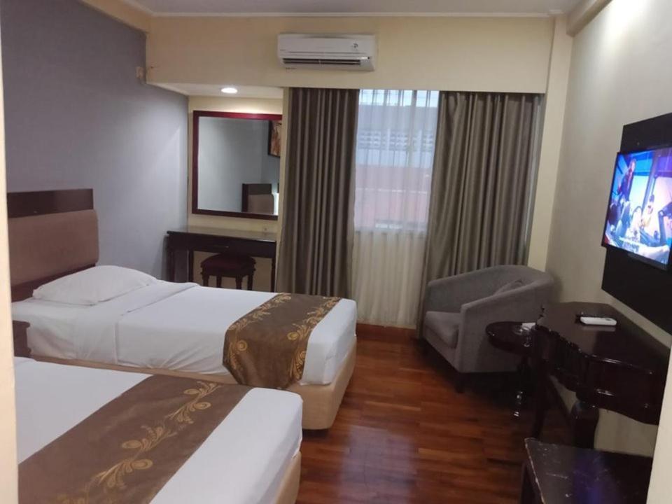 Hotel Menteng 2 Jakarta Bagian luar foto